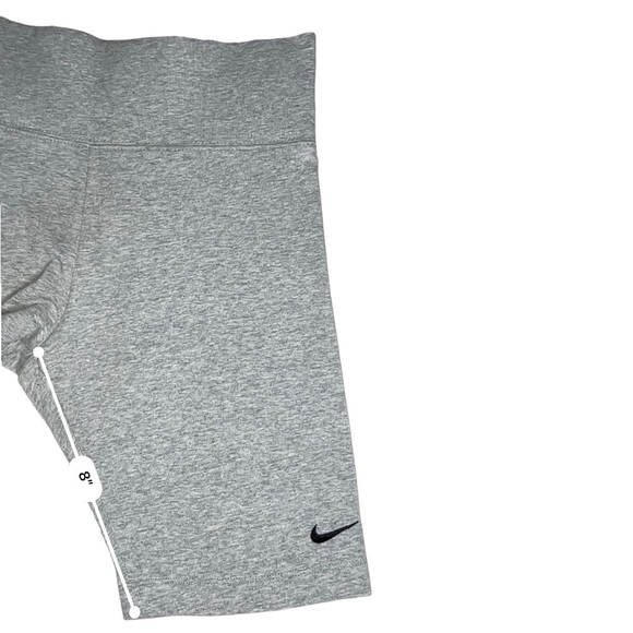 Nike Leg-A-See bike shorts - Picture 6 of 6